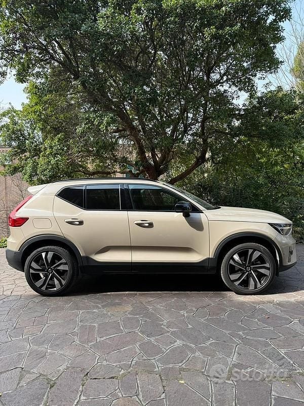 Usata Volvo XC40 163 CV (119 kW) 2025 Bianco SUV