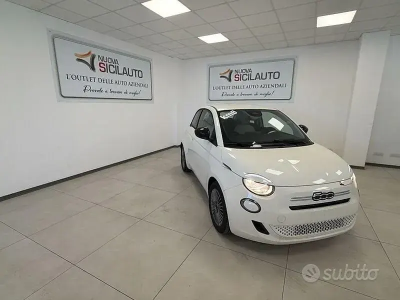 Nuova Fiat 500 Icon 65 CV (47 kW) 2026 Bianco Berlina