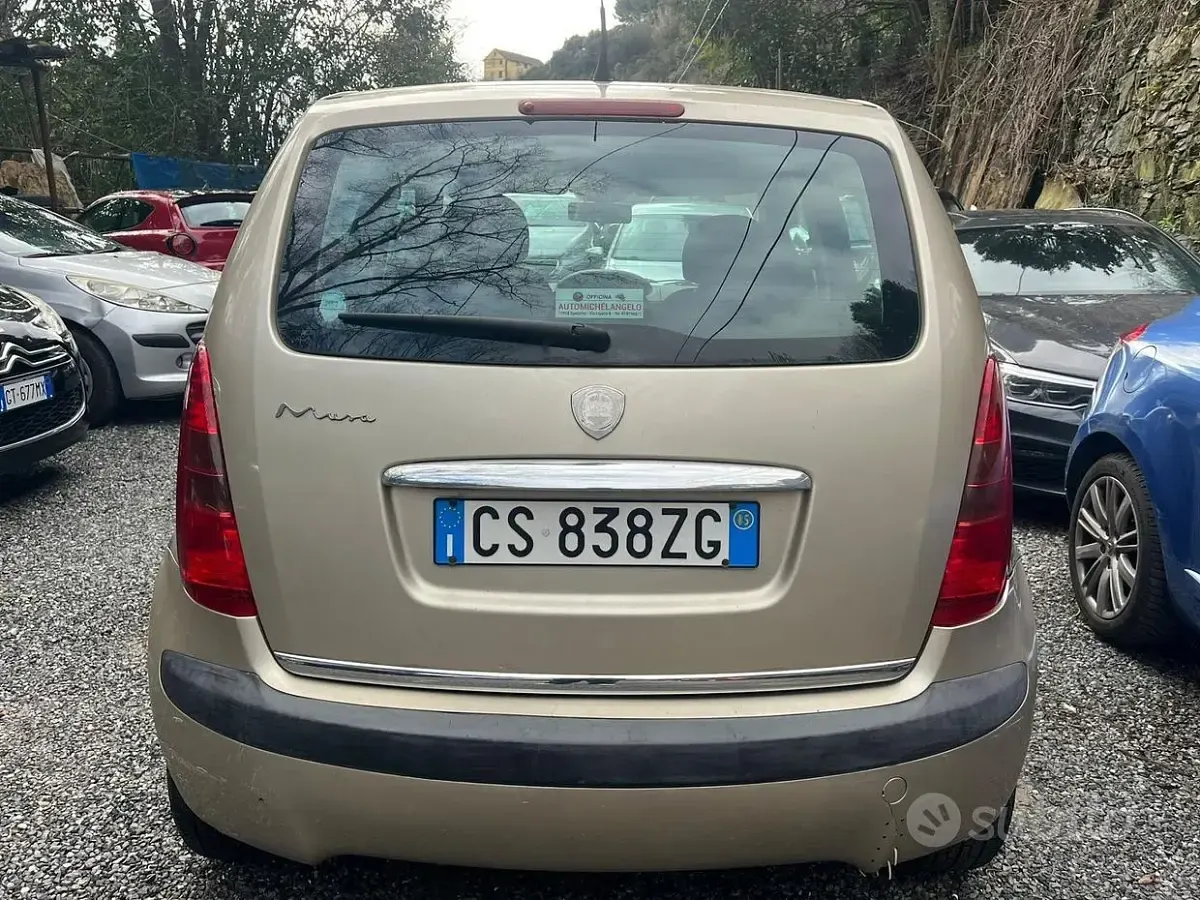 Usata Lancia Musa 95 CV (69 kW) 2005 Marrone Monovolume
