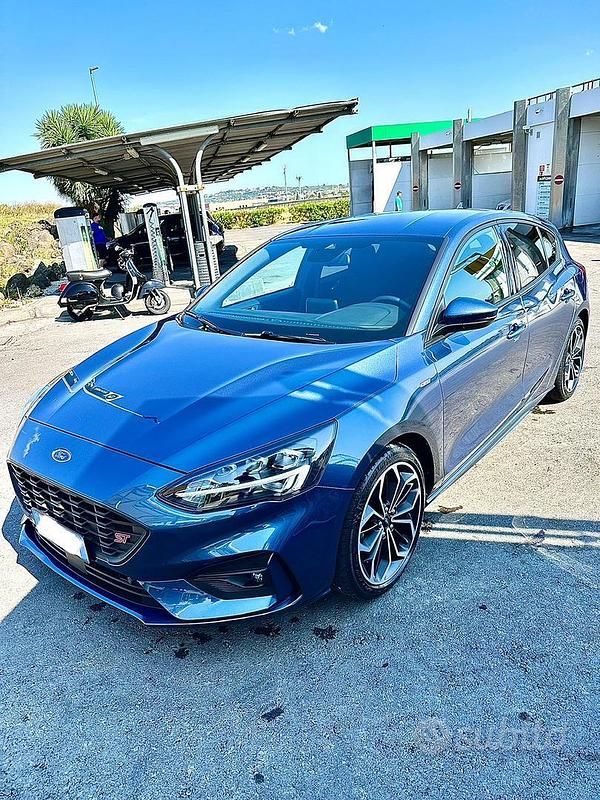 Usata Ford Focus ST-Line 120 CV (88 kW) 2020 Blu Berlina