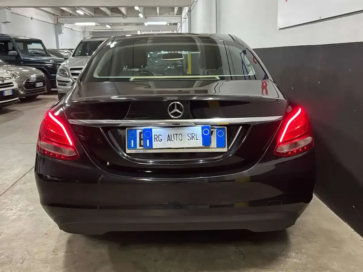 Usata Mercedes C180 Business 116 CV (85 kW) 2015 Nero Berlina
