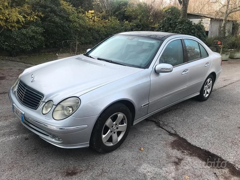 Usata Mercedes E270 Avantgarde 2003 Grigio Berlina