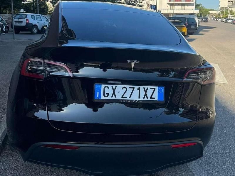Usata Tesla Model Y RWD 88 kW (120 CV) 2024 Nero SUV