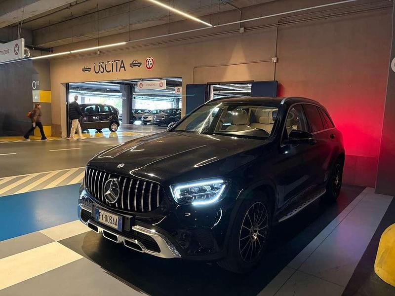 Nero Usata 2019 Mercedes GLC220 Premium Plus SUV | 27.500 € (Buon prezzo) - Immagine 1/4
