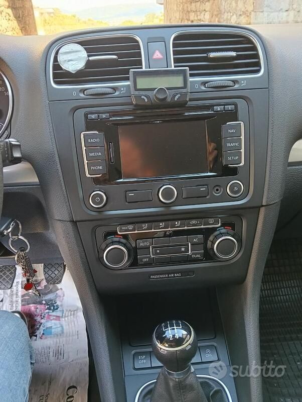 Usata VW Golf VI 105 CV (77 kW) 2011 Grigio Utilitaria