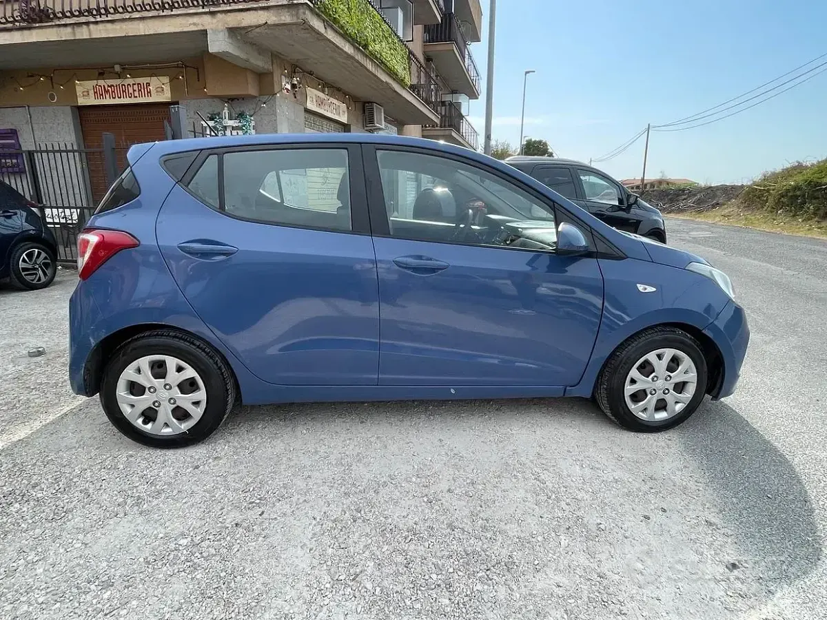 Usata Hyundai i10 67 CV (49 kW) 2016 Blu Utilitaria
