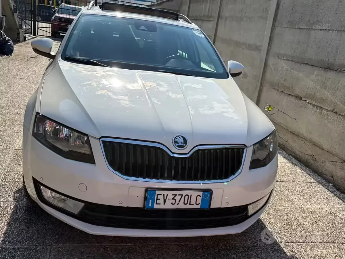Usata Skoda Octavia Executive 150 CV (110 kW) 2016 Bianco Station wagon