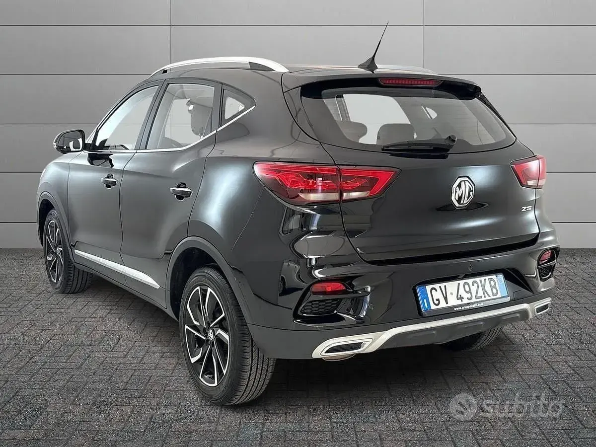 Usata MG ZS Luxury 106 CV (77 kW) 2024 Nero SUV