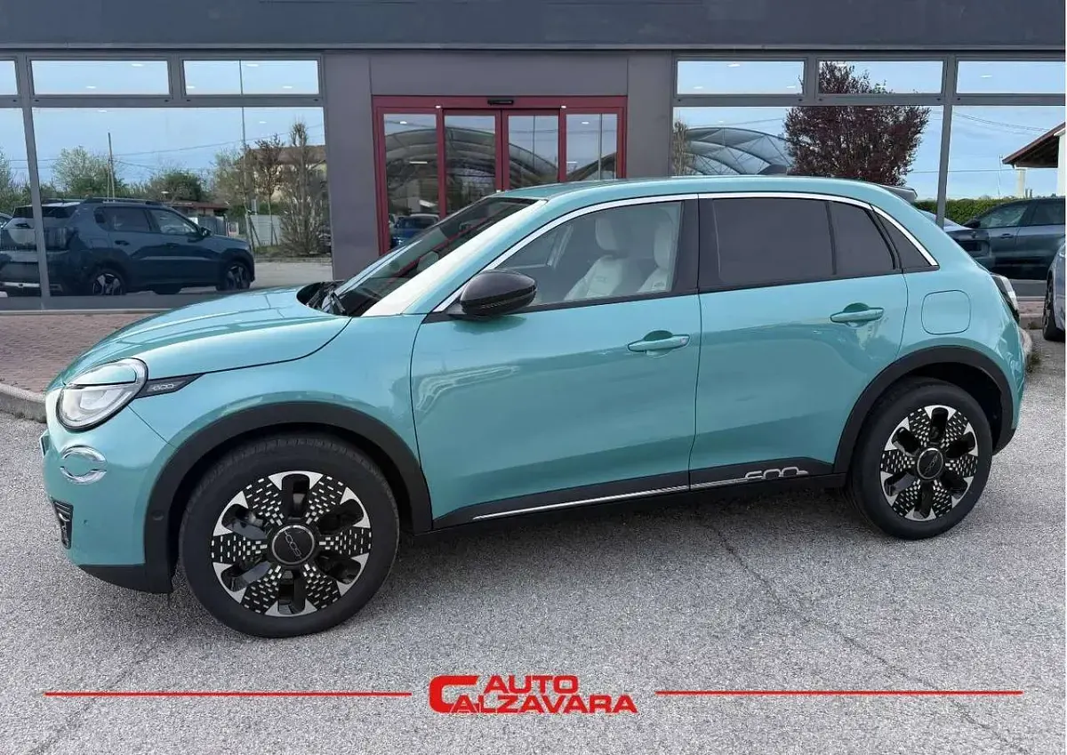 Usata Fiat 600 La Prima 110 CV (80 kW) 2025 Azzurro cielo SUV