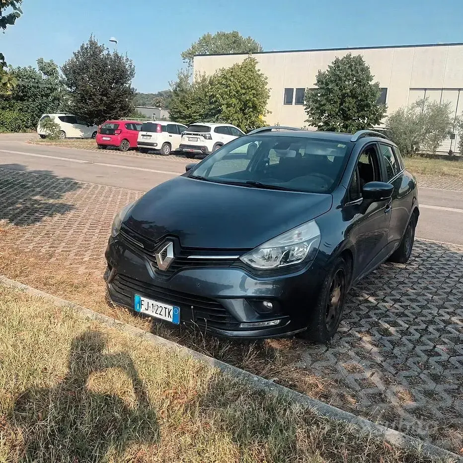 Usata Renault Clio 90 CV (66 kW) 2017 Nero Station wagon