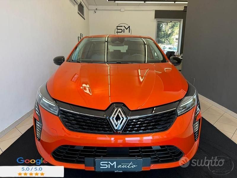 Begagnad Renault Clio V Evolution 101 HK (74 kW) 2024 Gul Sedan