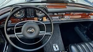 Usado Mercedes 280 SE 160 CV (117 kW) 1968 Plateado Descapotable