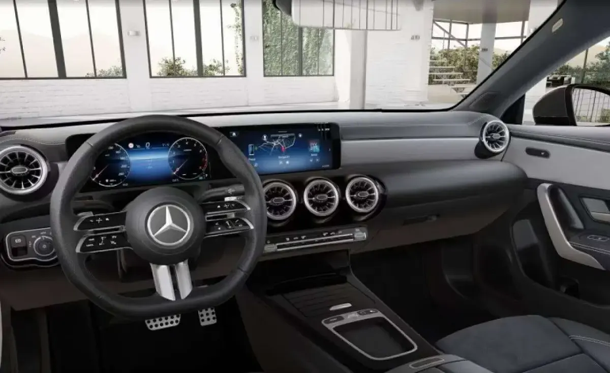 Usata Mercedes CLA180 Premium 136 CV (100 kW) 2026 Alpingrau Berlina
