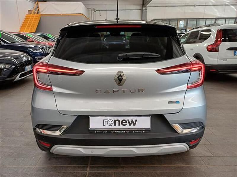 Usata Renault Captur Intens 145 CV (106 kW) 2022 Grigio SUV