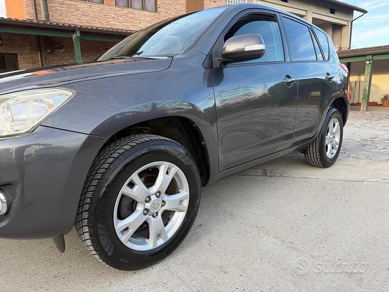 Usata Toyota RAV4 Luxury 150 CV (110 kW) 2009 Marrone SUV