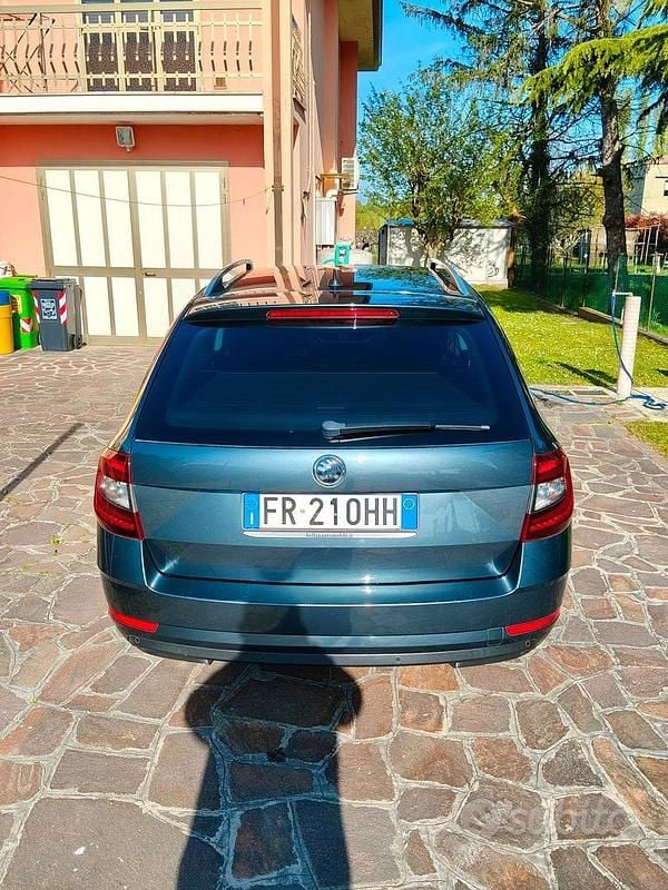 Usata Skoda Octavia 110 CV (80 kW) 2018 Grigio Station wagon