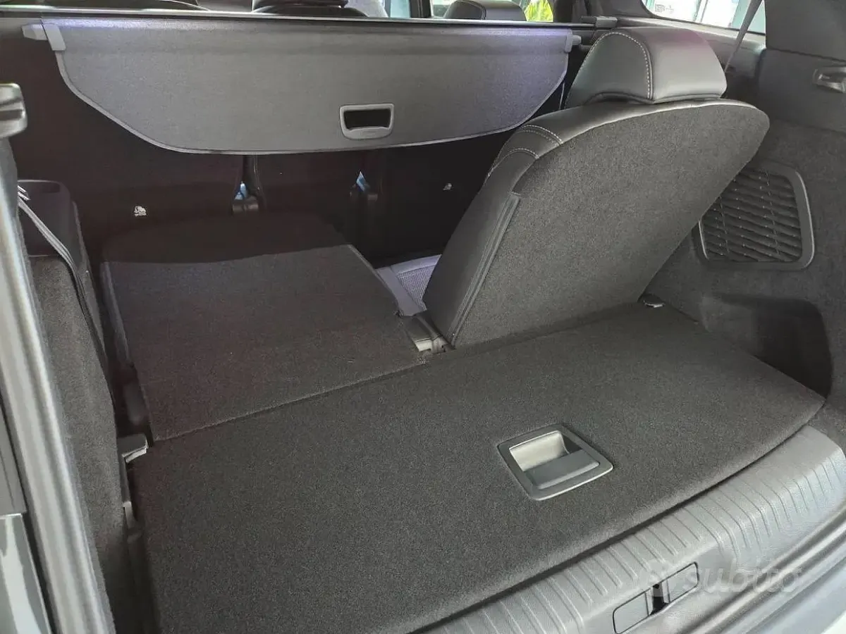 Nuova Peugeot 5008 GT 136 CV (100 kW) 2025 Grigio scuro SUV