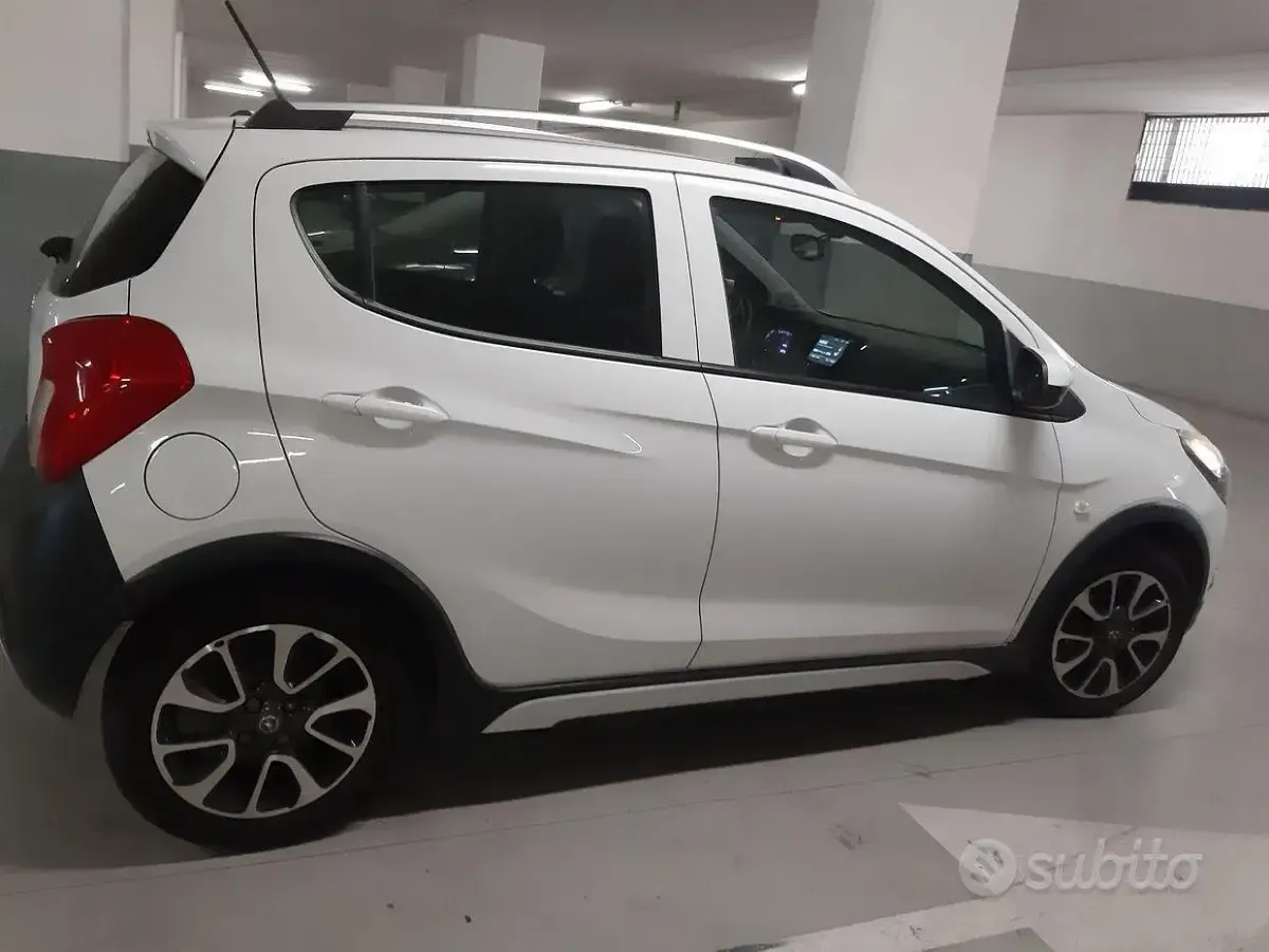 Usata Opel Karl Rocks 75 CV (55 kW) 2017 Bianco Utilitaria