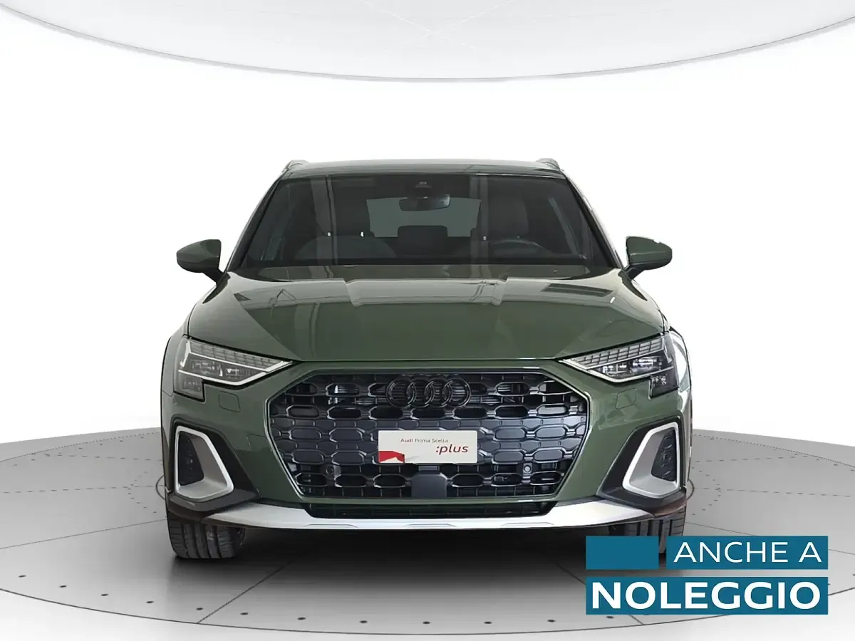 Uusi Audi A3 Advanced Plus 150 HP (110 kW) 2025 Vihreä Sedan