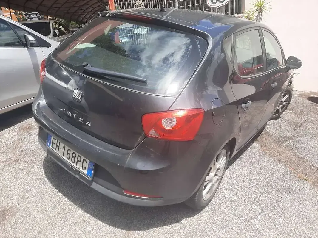 Usata Seat Ibiza 69 CV (50 kW) 2011 Grigio Berlina