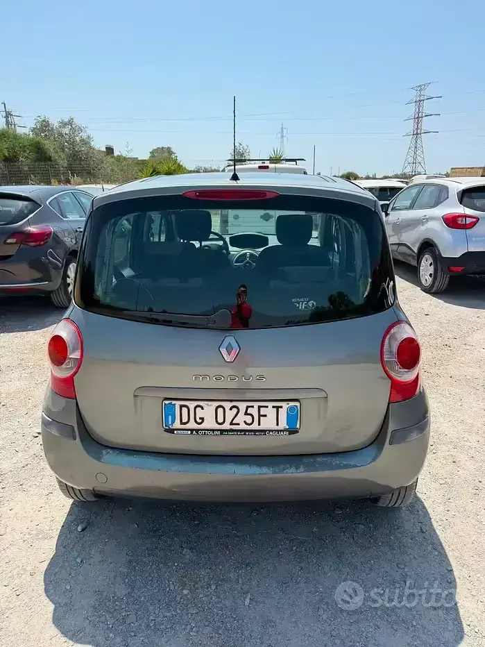 Usata Renault Modus 75 CV (55 kW) 2007 Grigio Monovolume