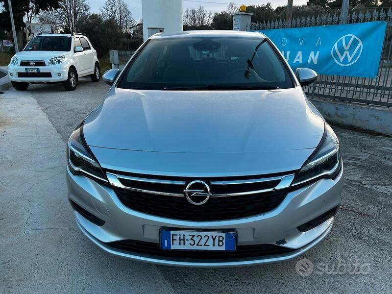 Usata Opel Astra Innovation 160 CV (117 kW) 2017 Argento Berlina