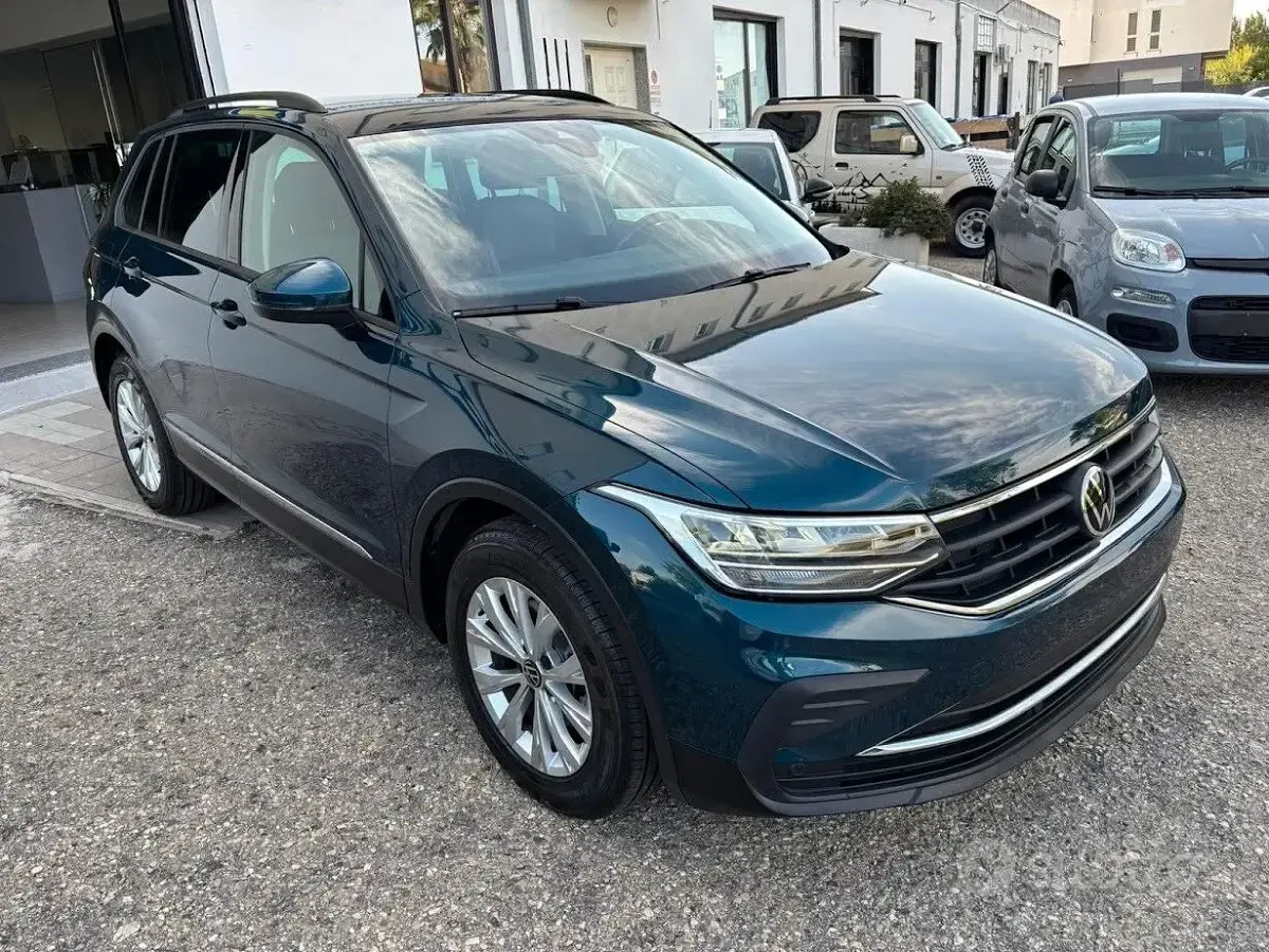 Usata VW Tiguan Life 150 CV (110 kW) 2022 Bluazzurro SUV