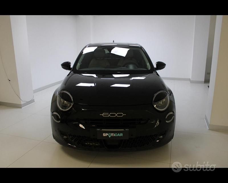 Usata Fiat 600 La Prima 136 CV (100 kW) 2025 Nero SUV