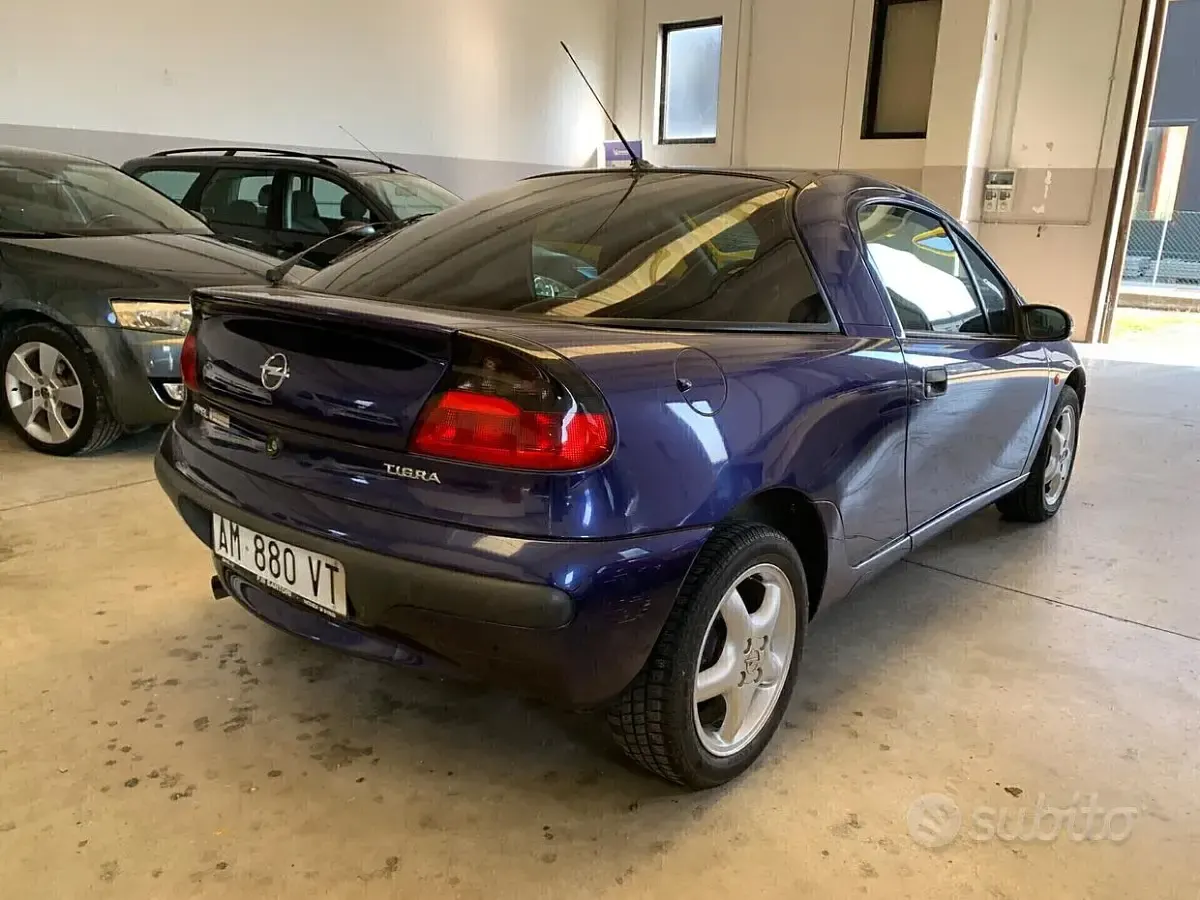 Occasion Opel Tigra 90 ch (66 kW) 1997 Violet Coupé