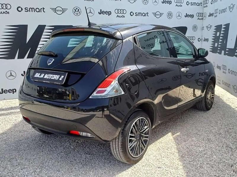 Usata Lancia Ypsilon Gold 69 CV (50 kW) 2024 Nero Utilitaria