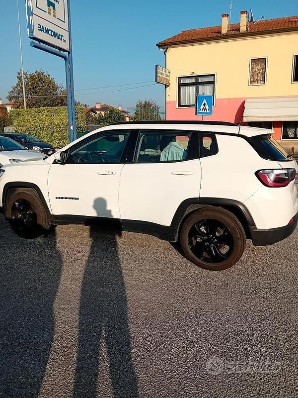 Usata Jeep Compass Night Eagle 140 CV (102 kW) 2020 Bianco SUV