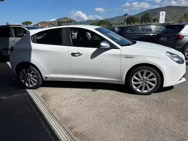 Usata Alfa Romeo Giulietta Super 119 CV (87 kW) 2017 Bianco Utilitaria