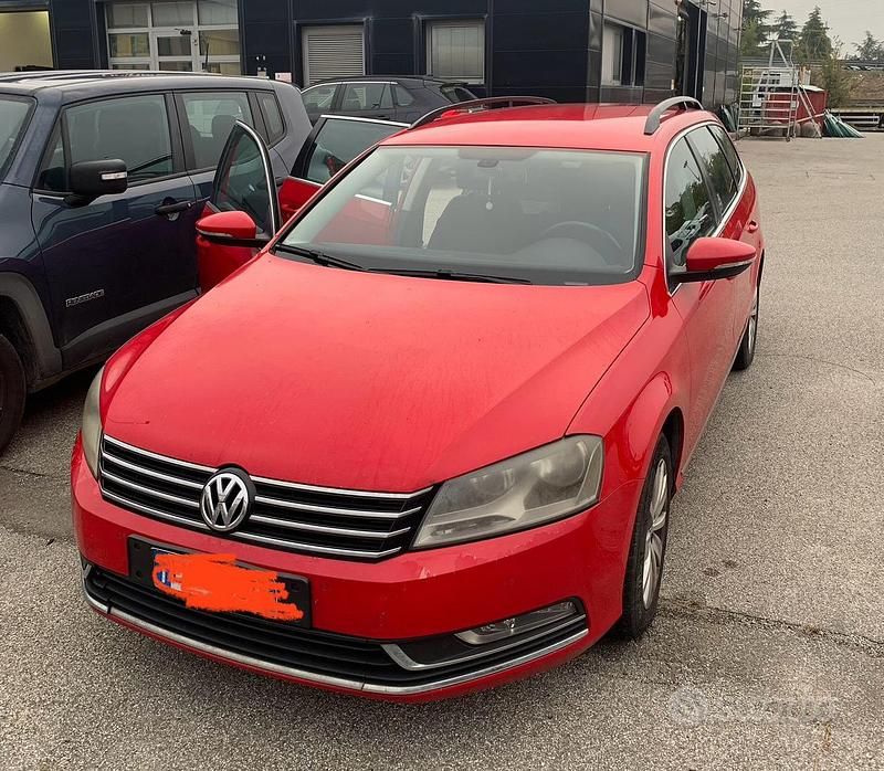 Rosso Usata 2011 VW Passat Station wagon | 4200 € (Buon prezzo) - Immagine 1/4