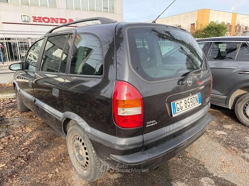 Usata Opel Zafira Elegance 101 CV (74 kW) 2001 Nero Monovolume