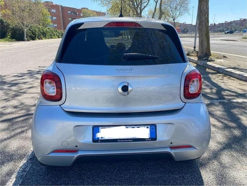Usata Smart ForFour Superpassion 71 CV (52 kW) 2019 Argento Utilitaria