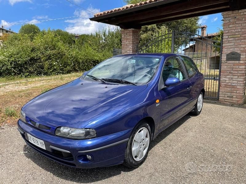 Blu Usata 1998 Fiat Bravo Due volumi | 3900 € (Buon prezzo) - Immagine 1/4