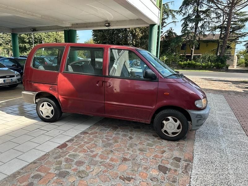 Usata Nissan Serena 97 CV (71 kW) 2001 Rosso Monovolume