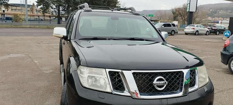 Usata Nissan Navara 190 CV (139 kW) 2010 Nero Pick-up