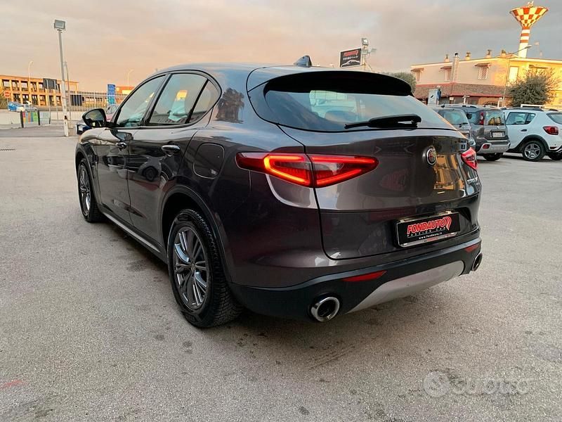 Usata Alfa Romeo Stelvio Business 160 CV (117 kW) 2020 Grigio SUV