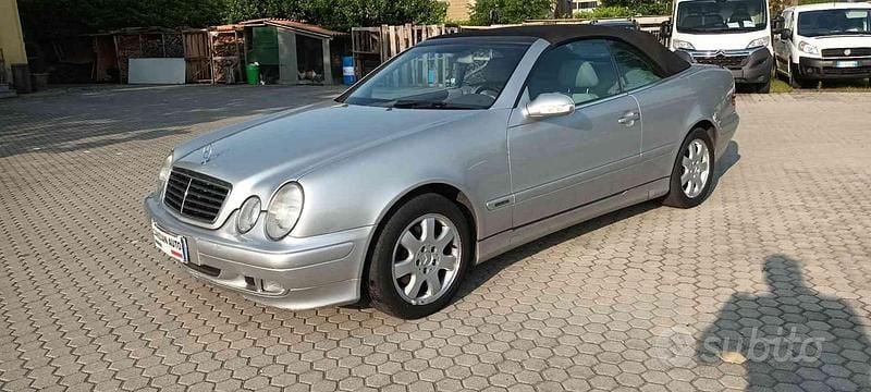 Usata Mercedes CLK200 Elegance 163 CV (119 kW) 2003 Grigio Cabrio