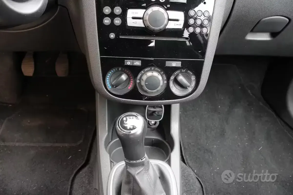 Usado Opel Corsa 65 CV (47 kW) 2010 Utilitario