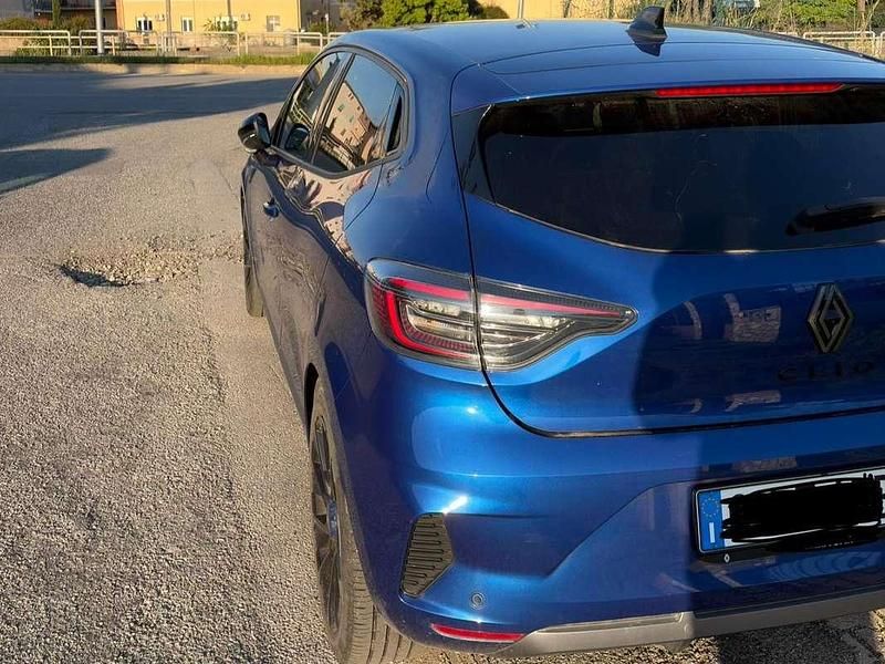 Usata Renault Clio V Esprit Alpine 91 CV (66 kW) 2024 Blu/azzurro Berlina