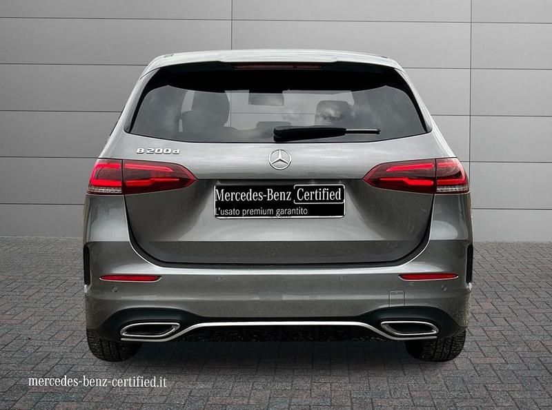 Usata Mercedes B200 Premium 150 CV (110 kW) 2022 Grigio medio metallizzato Utilitaria
