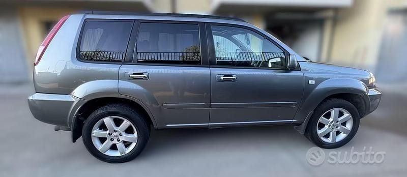 Usata Nissan X-Trail 136 CV (100 kW) 2006 Grigio SUV