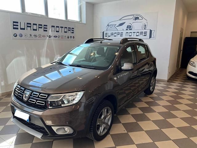 Usata Dacia Sandero Stepway 90 CV (66 kW) 2018 Marrone