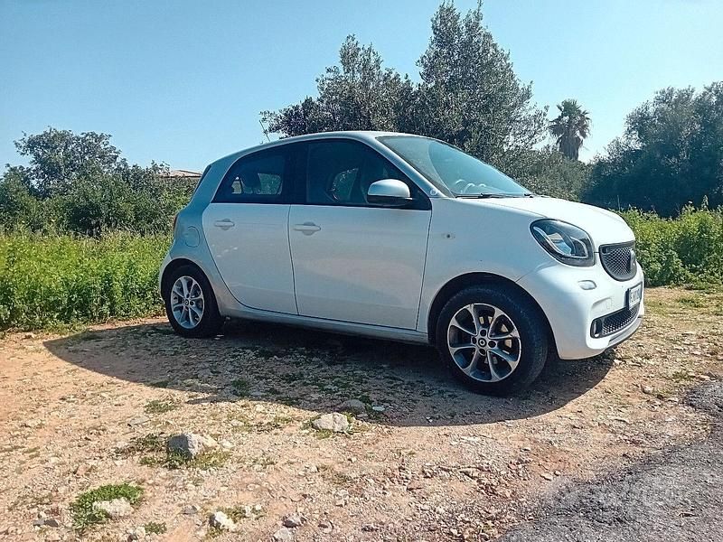 Usata Smart ForFour 2017 Bianco Utilitaria