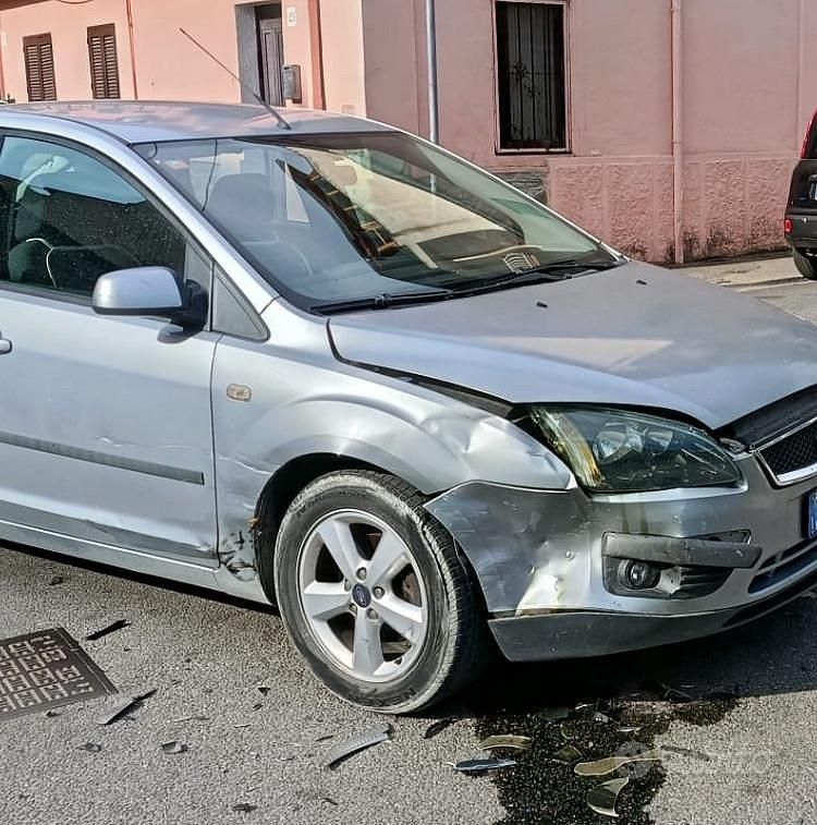 Usata Ford Focus 90 CV (66 kW) 2005 Berlina