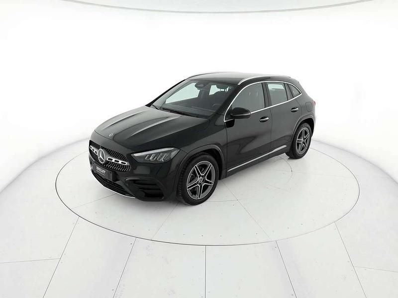 Usata Mercedes GLA180 AMG Line Premium Plus 116 CV (85 kW) 2024 Nero SUV
