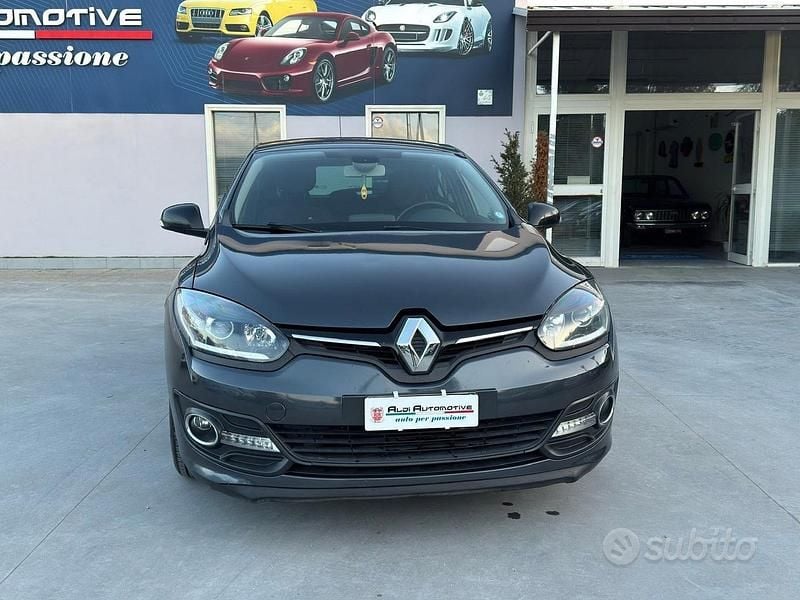 Usata Renault Mégane LIMITED 110 CV (80 kW) 2015 Nero Berlina