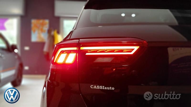 Usata VW T-Roc Style 150 CV (110 kW) 2023 Nero SUV